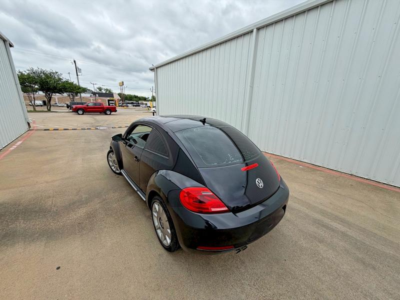 51382586 :رقم المزاد ، 3VWJP7AT1DM678631 vin ، 2013 Volkswagen Beetle مزاد بيع
