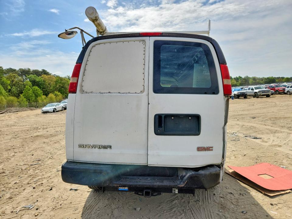 51775716 :رقم المزاد ، 1GTHG35U831158712 vin ، 2003 Gmc Savana مزاد بيع