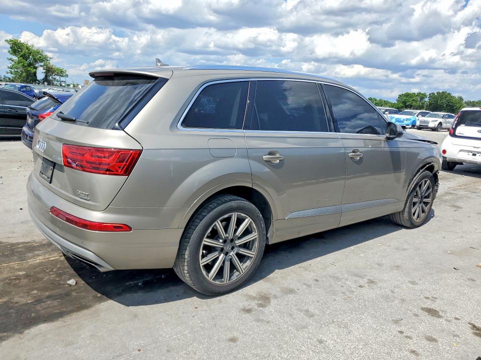 2017 Audi Q7 მანქანა იყიდება აუქციონზე, vin: WA1VABF72HD033308, აუქციონის ნომერი: 51165746