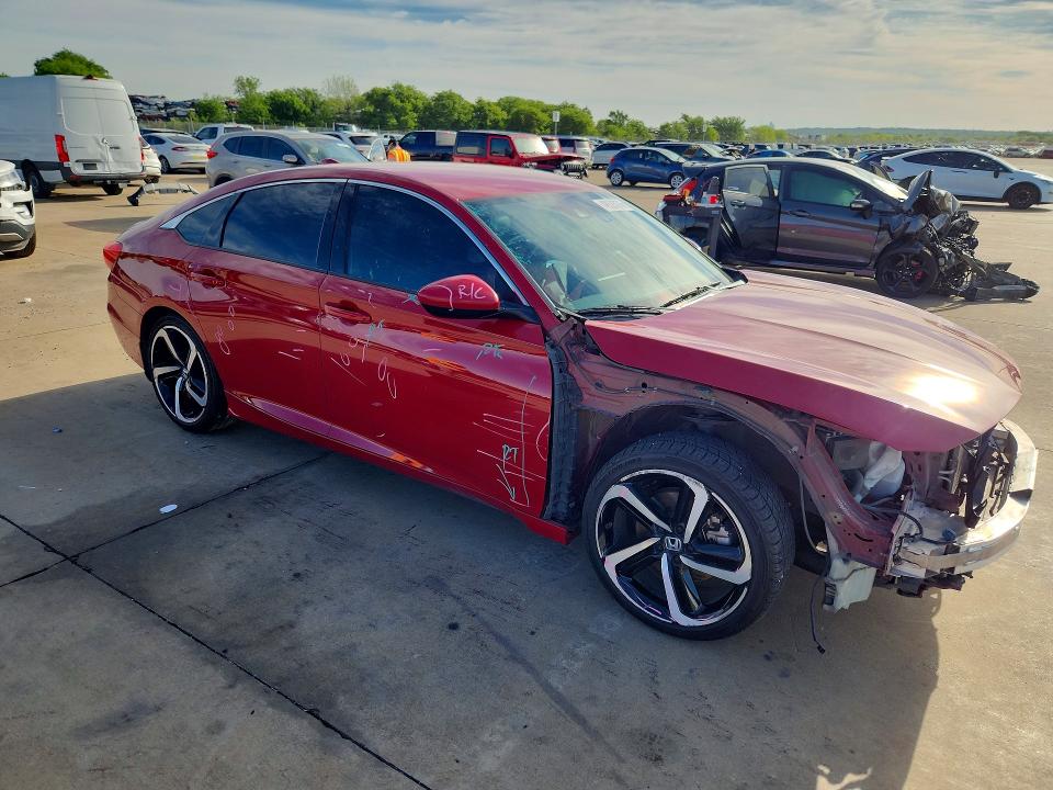 48626276 :رقم المزاد ، 1HGCV1F33JA083569 vin ، 2018 Honda Accord مزاد بيع