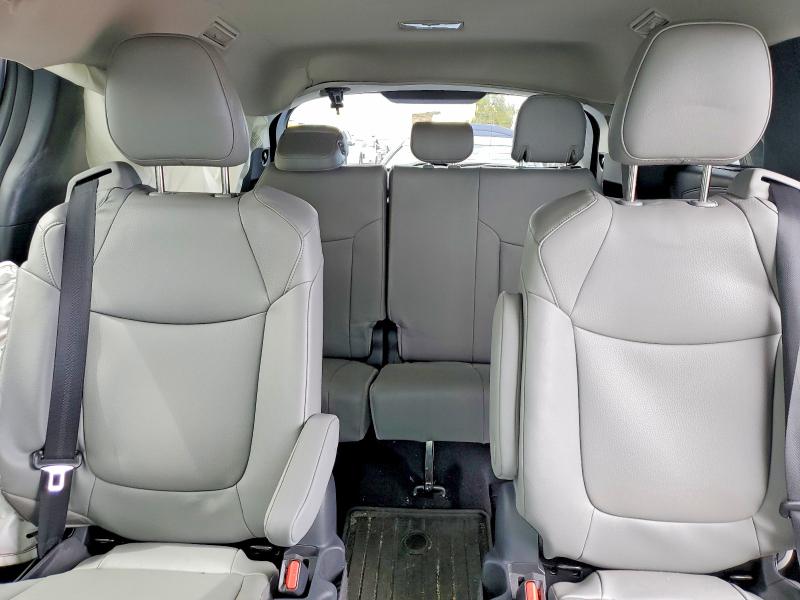 Продажа на аукционе авто 2026 Toyota Sienna, vin: 5TDYSKFC4TS233617, номер лота: 50172916