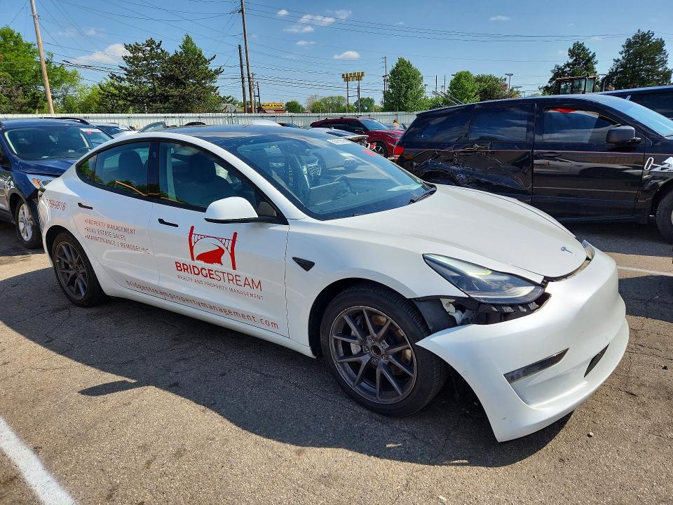 2022 Tesla Model 3 მანქანა იყიდება აუქციონზე, vin: 5YJ3E1EAXNF317458, აუქციონის ნომერი: 50156696