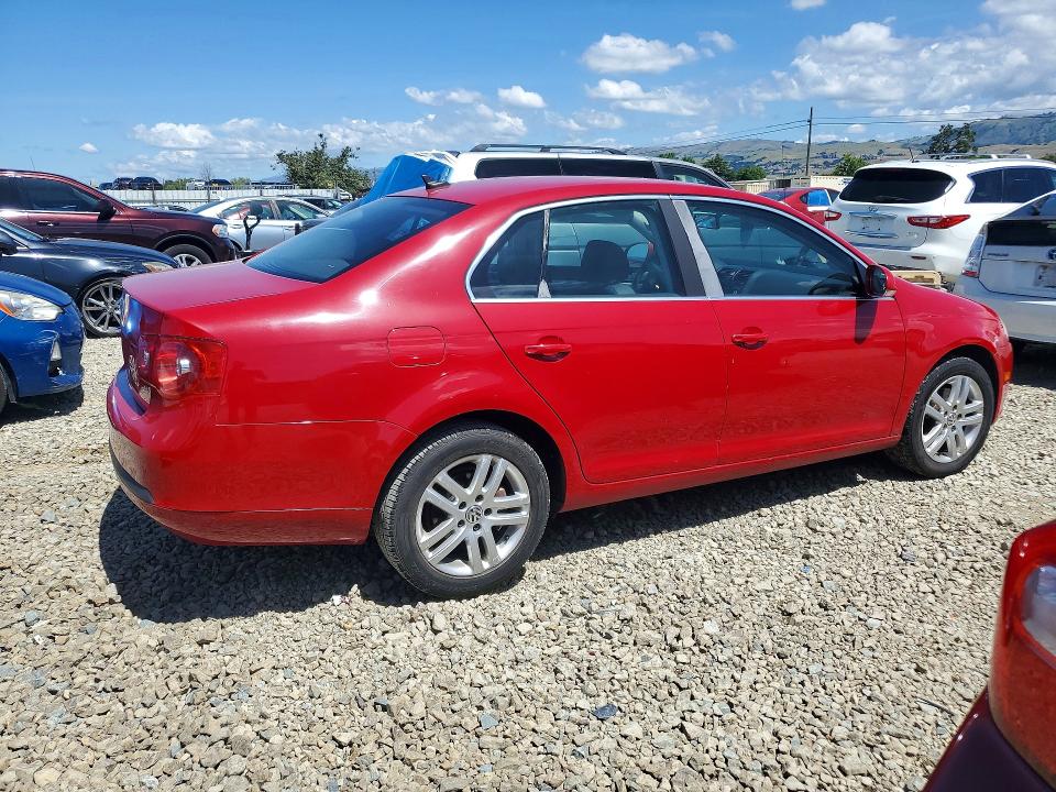 51044126 :رقم المزاد ، 3VWRF71K67M098244 vin ، 2007 Volkswagen Jetta مزاد بيع