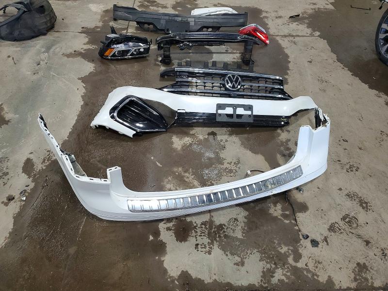 50929586 :رقم المزاد ، 1V2FR2CA0NC562274 vin ، 2022 Volkswagen Atlas مزاد بيع