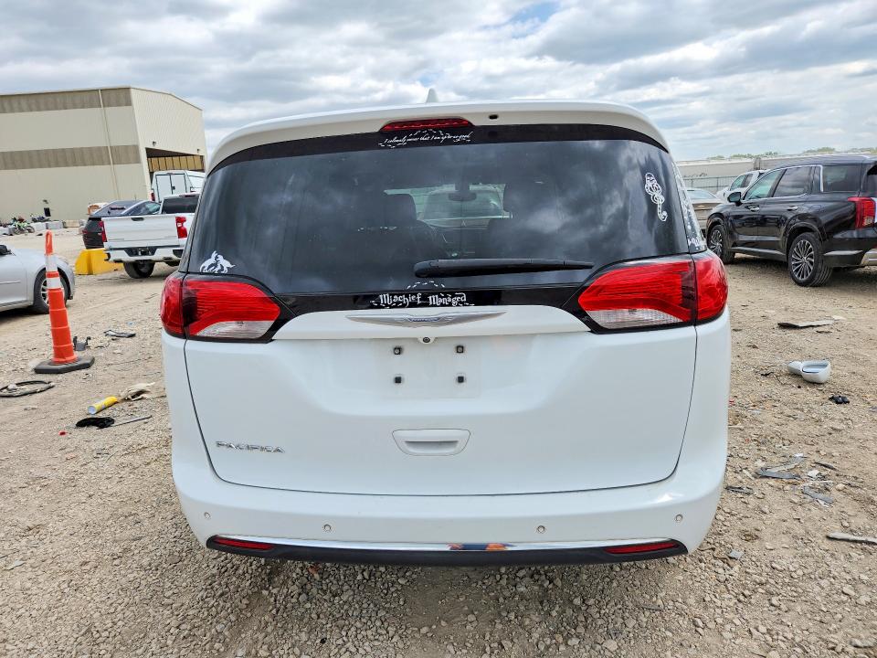 51036776 :رقم المزاد ، 2C4RC1BG0HR810003 vin ، 2017 Chrysler Pacifica مزاد بيع