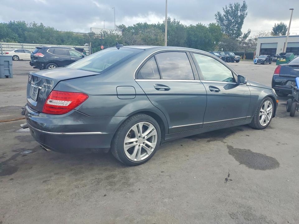48584916 :رقم المزاد ، WDDGF8AB2ER302913 vin ، 2014 Mercedes-benz C مزاد بيع