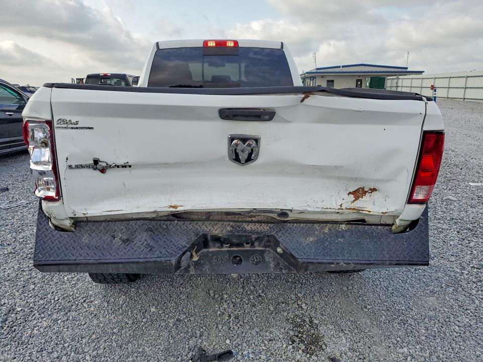 50838896 :رقم المزاد ، 3C6UR5JL2JG348366 vin ، 2018 Ram 2500 مزاد بيع