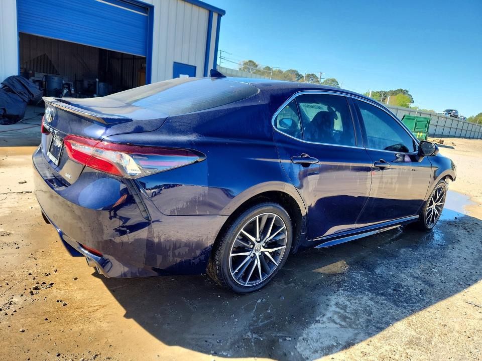 Продажа на аукционе авто 2022 Toyota Camry, vin: 4T1G11AK4NU631914, номер лота: 79621625