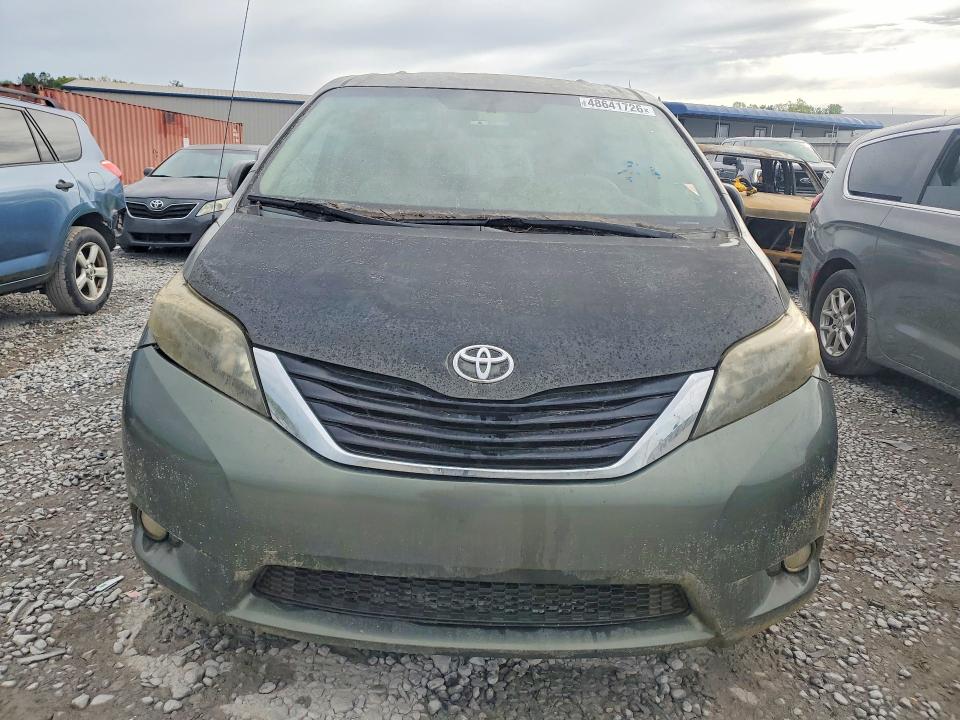 48641726 :رقم المزاد ، 5TDJK3DC2BS006046 vin ، 2011 Toyota Sienna مزاد بيع
