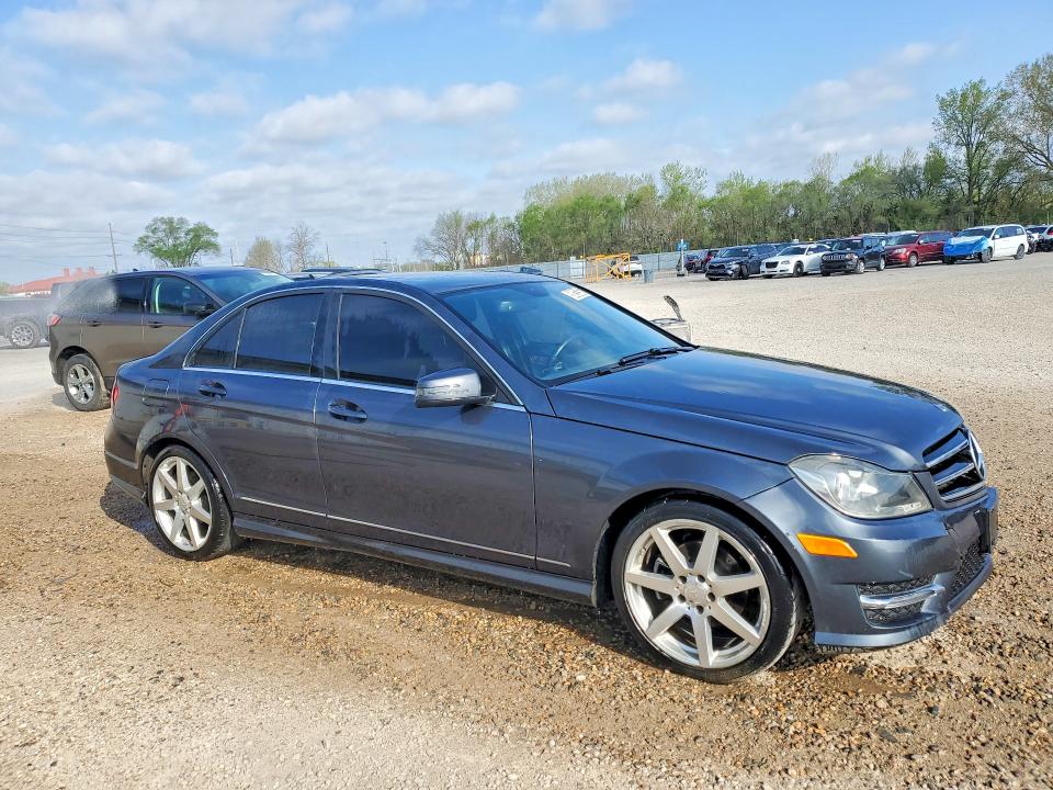 2014 Mercedes-benz C მანქანა იყიდება აუქციონზე, vin: WDDGF4HB9EA955364, აუქციონის ნომერი: 50825356