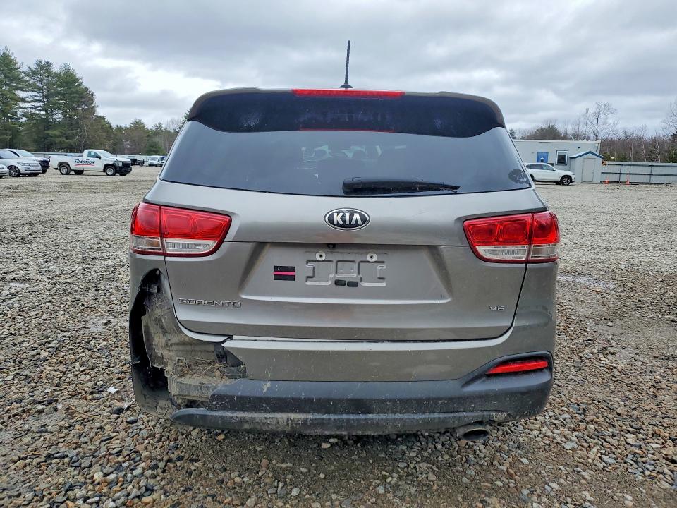 48352446 :رقم المزاد ، 5XYPGDA58JG375707 vin ، 2018 Kia Sorento مزاد بيع