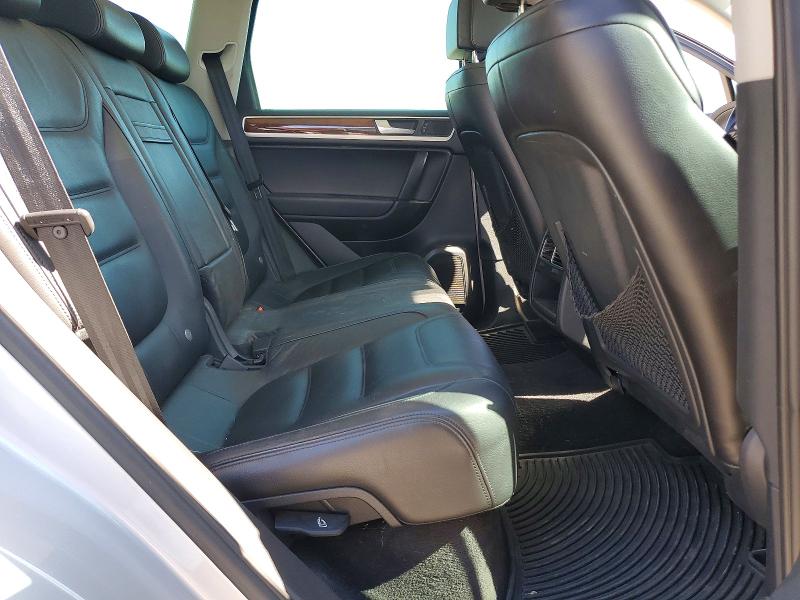 51533476 :رقم المزاد ، WVGFK9BP2CD002781 vin ، 2012 Volkswagen Touareg مزاد بيع