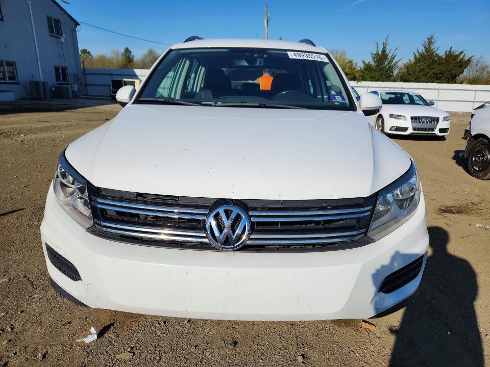 49938516 :رقم المزاد ، WVGAV7AX5HK015972 vin ، 2017 Volkswagen Tiguan مزاد بيع