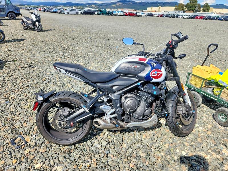 50600176 :رقم المزاد ، SMTL10UL3STBV9406 vin ، 2025 Triumph Motorcycle Trident 660 مزاد بيع