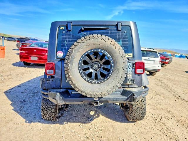 48768986 :رقم المزاد ، 1C4BJWDG0JL828503 vin ، 2018 Jeep Wrangler Unlimited مزاد بيع