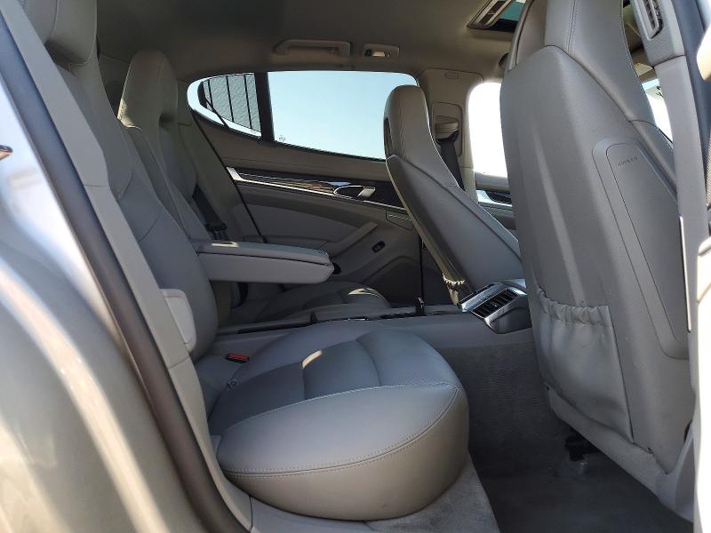 51365386 :رقم المزاد ، WP0AA2A75CL012012 vin ، 2012 Porsche Panamera مزاد بيع