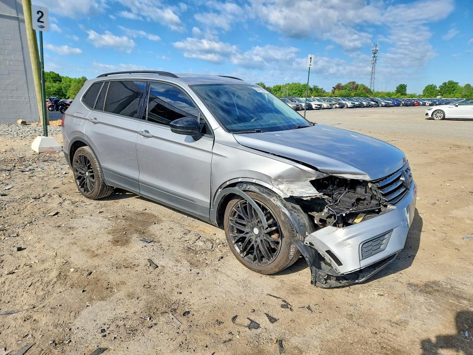 50416096 :رقم المزاد ، 3VV0B7AX4LM099052 vin ، 2020 Volkswagen Tiguan مزاد بيع