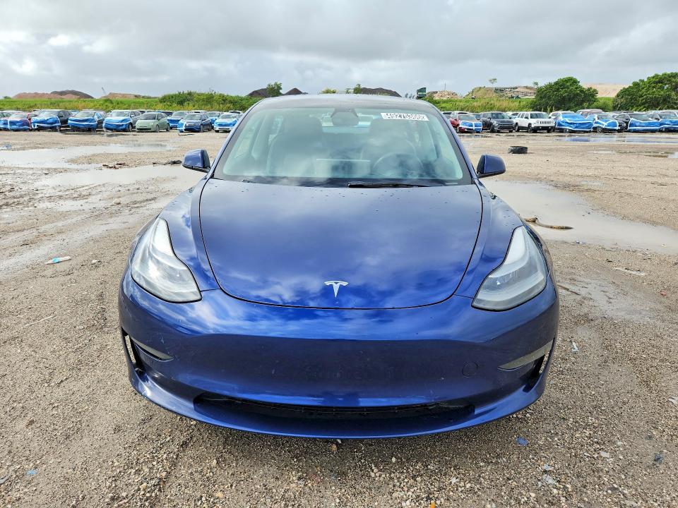 49275366 :رقم المزاد ، 5YJ3E1EA9NF372659 vin ، 2022 Tesla Model 3 مزاد بيع