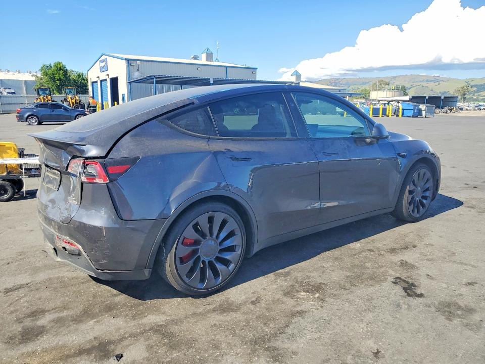 2024 Tesla Model Y მანქანა იყიდება აუქციონზე, vin: 7SAYGDEF2RA267898, აუქციონის ნომერი: 49139936