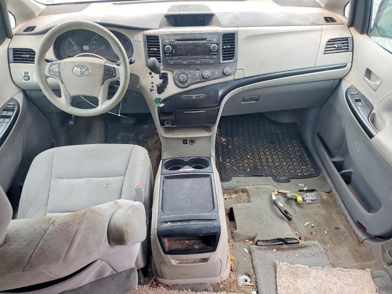 50673136 :رقم المزاد ، 5TDKK3DC8BS159342 vin ، 2011 Toyota Sienna مزاد بيع