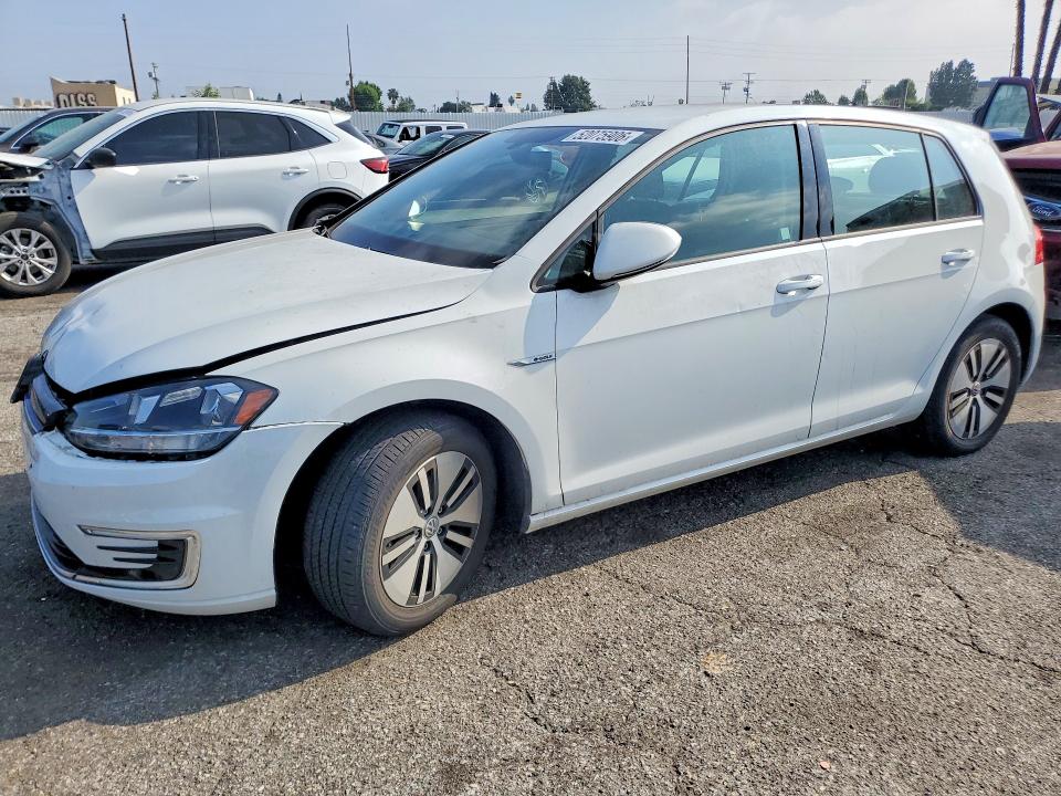 52075906 :رقم المزاد ، WVWKR7AU9JW907241 vin ، 2018 Volkswagen E-golf مزاد بيع