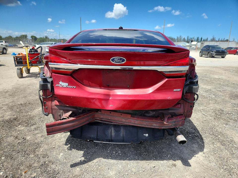 50601676 :رقم المزاد ، 3FA6P0H77JR114821 vin ، 2018 Ford Fusion مزاد بيع