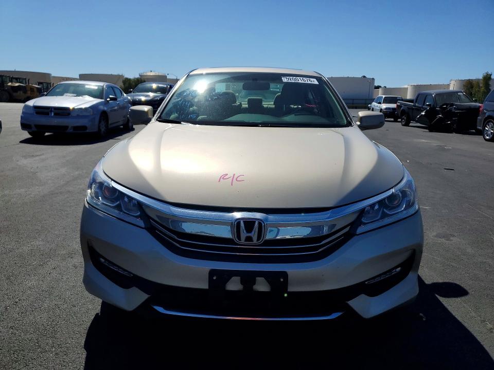 Aukcja sprzedaży 2017 Honda Accord, vin: 1HGCR2F7XHA035655, numer aukcji: 52001676