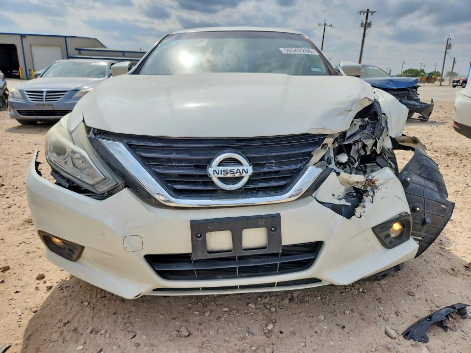 2017 Nissan Altima მანქანა იყიდება აუქციონზე, vin: 1N4AL3AP9HC235151, აუქციონის ნომერი: 50342266