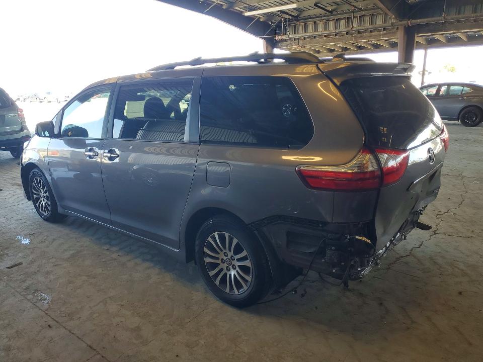 2018 Toyota Sienna მანქანა იყიდება აუქციონზე, vin: 5TDYZ3DC6JS941028, აუქციონის ნომერი: 50369216