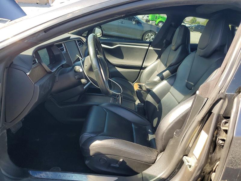 49656526 :رقم المزاد ، 5YJSA1E27JF242566 vin ، 2018 Tesla Model S مزاد بيع