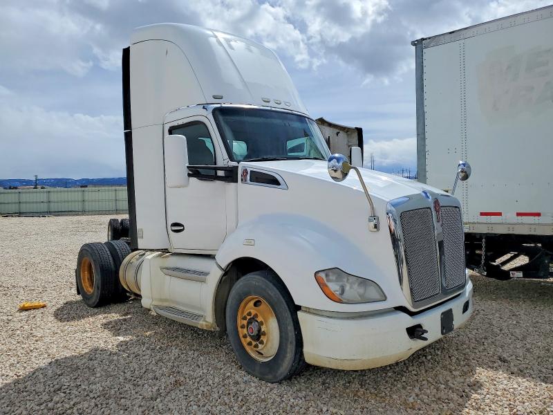 50610396 :رقم المزاد ، 1XKYA48X1EJ402320 vin ، 2014 Kenworth T680 مزاد بيع