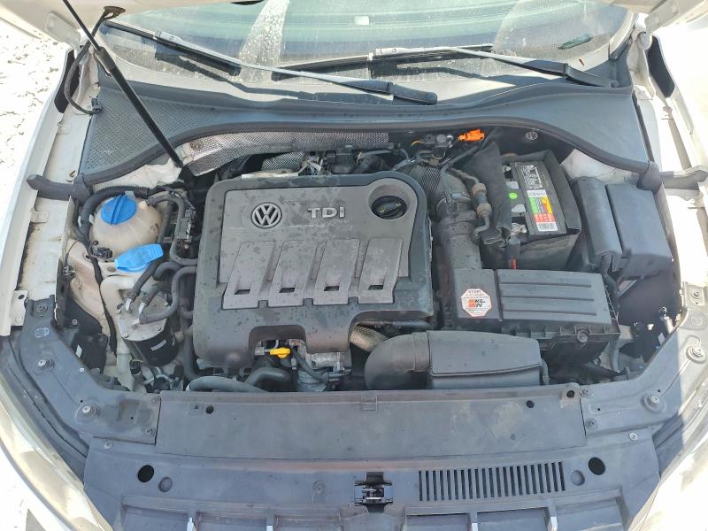 50061646 :رقم المزاد ، 1VWBN7A31EC073943 vin ، 2014 Volkswagen Passat مزاد بيع