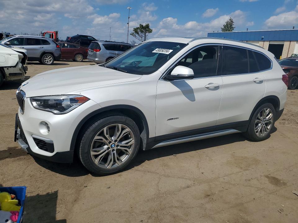 49809256 :رقم المزاد ، WBXHT3C30H5F75396 vin ، 2017 Bmw X1 مزاد بيع