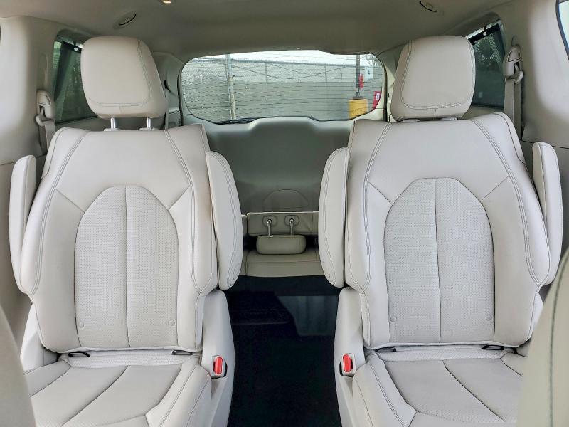 Auction sale of the 2018 Chrysler Pacifica, vin: 2C4RC1L76JR213782, lot number: 48105636