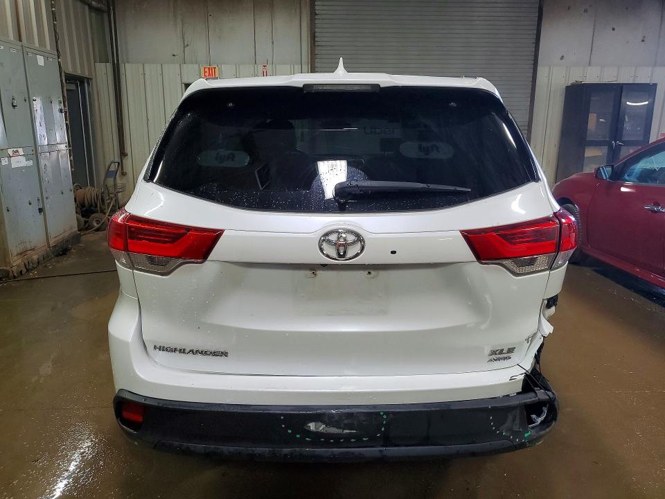 2019 Toyota Highlander მანქანა იყიდება აუქციონზე, vin: 5TDJZRFH4KS932066, აუქციონის ნომერი: 49087716