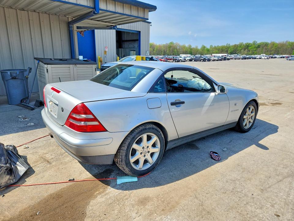 1999 Mercedes-benz Slk მანქანა იყიდება აუქციონზე, vin: WDBKK47F0XF093676, აუქციონის ნომერი: 50672666