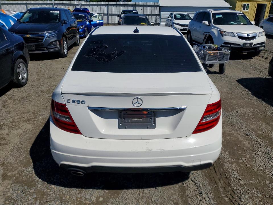 50968046 :رقم المزاد ، WDDGF4HB8ER306737 vin ، 2014 Mercedes-benz C مزاد بيع