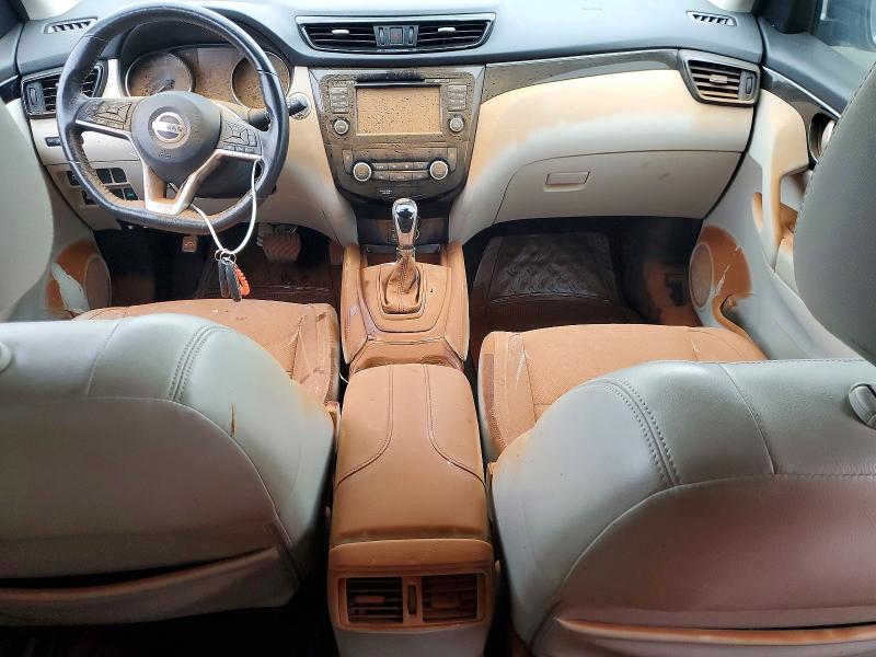 49398856 :رقم المزاد ، JN1BJ1CP1JW500271 vin ، 2018 Nissan Rogue Sport مزاد بيع