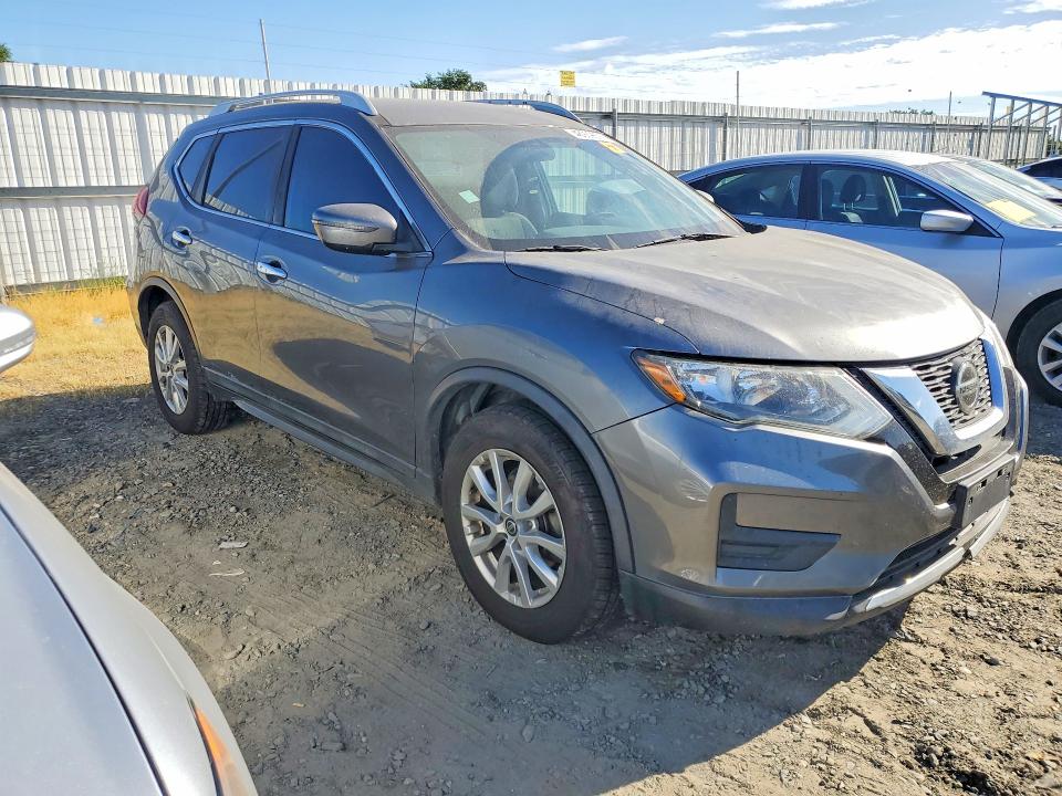 48939676 :رقم المزاد ، 5N1AT2MT2JC823374 vin ، 2018 Nissan Rogue مزاد بيع