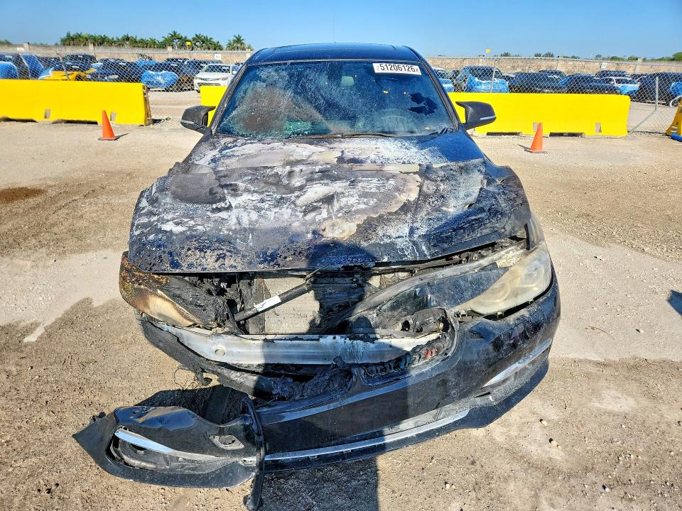 51206126 :رقم المزاد ، WBA8B9G55HNU50175 vin ، 2017 Bmw 330 مزاد بيع