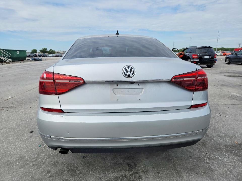50585246 :رقم المزاد ، 1VWAT7A36HC031497 vin ، 2017 Volkswagen Passat مزاد بيع