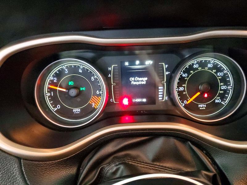 49671246 :رقم المزاد ، 1C4PJMCB8FW764345 vin ، 2015 Jeep Cherokee مزاد بيع
