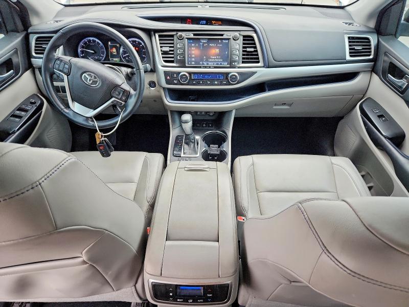 51862756 :رقم المزاد ، 5TDJZRFH6JS875674 vin ، 2018 Toyota Highlander مزاد بيع