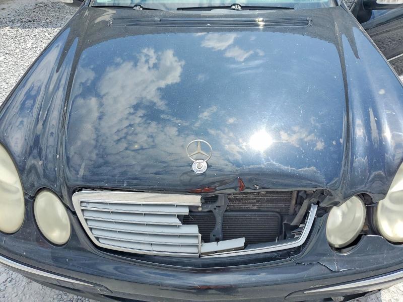 51350466 :رقم المزاد ، WDBUF26J95A760259 vin ، 2005 Mercedes-benz E مزاد بيع