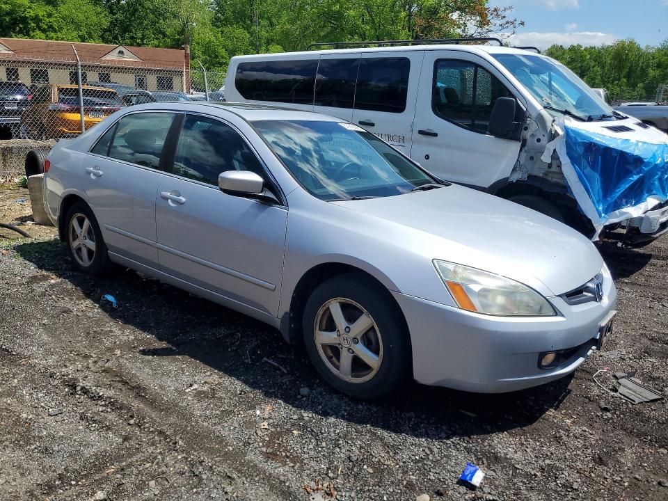 51143926 :رقم المزاد ، 1HGCM56795A000178 vin ، 2005 Hond Accord مزاد بيع