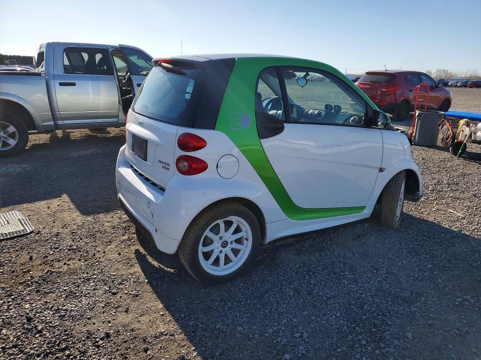 2015 Smart Fortwo მანქანა იყიდება აუქციონზე, vin: WMEEJ9AA6FK838823, აუქციონის ნომერი: 50982556