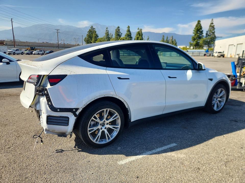 Продаж на аукціоні авто 2021 Tesla Model Y, vin: 5YJYGAEE6MF195389, номер лоту: 46760206