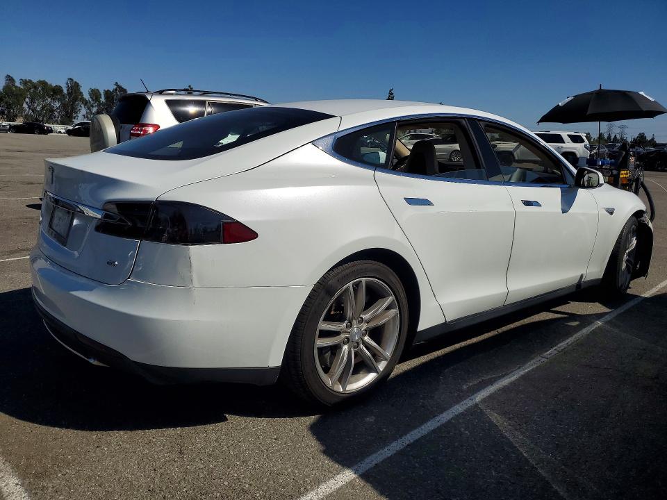 Продажа на аукционе авто 2013 Tesla Model S, vin: 5YJSA1BG5DFP09844, номер лота: 48701366