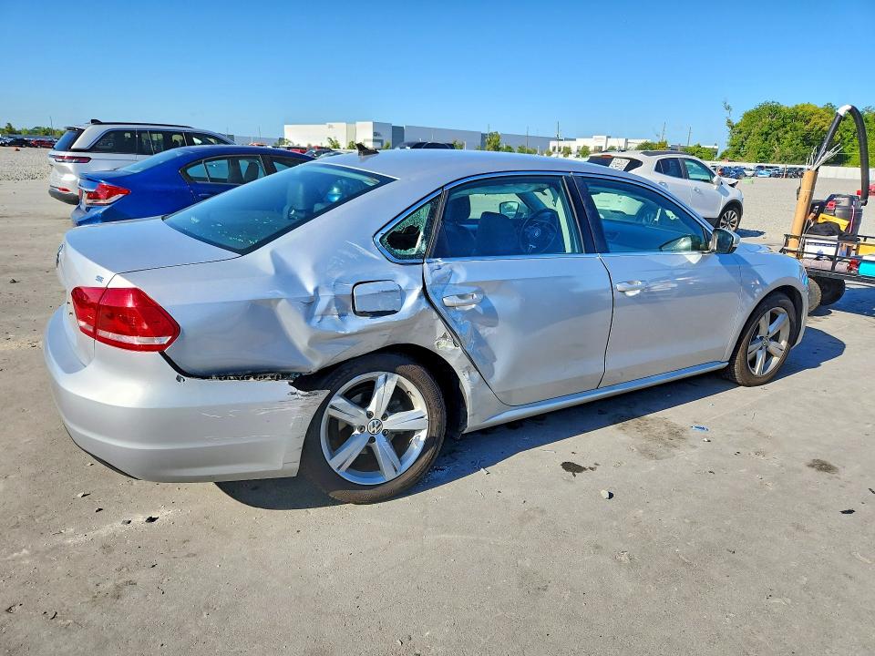 50121896 :رقم المزاد ، 1VWBH7A31DC129241 vin ، 2013 Volkswagen Passat مزاد بيع