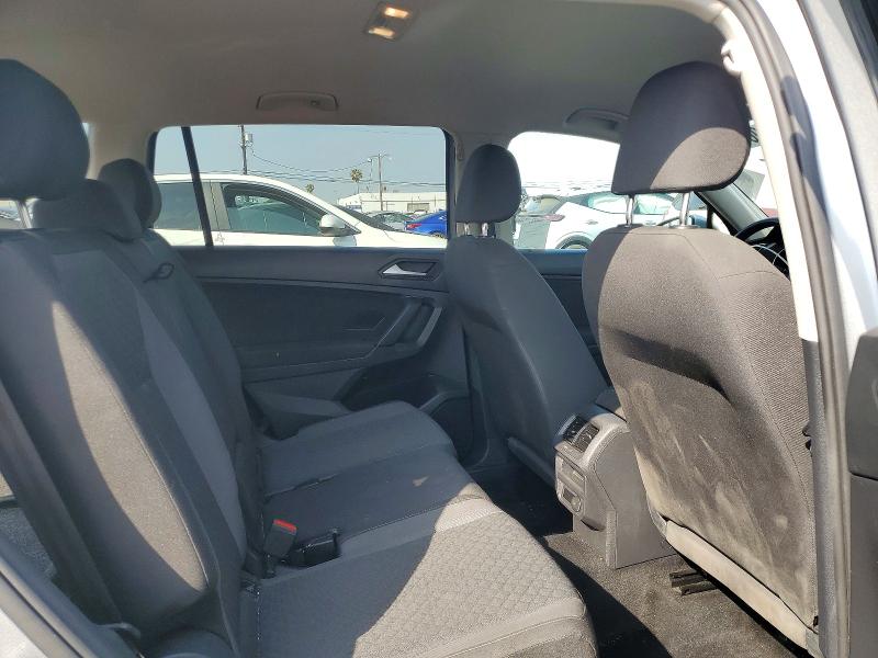 52065736 :رقم المزاد ، 3VV1B7AX0KM125911 vin ، 2019 Volkswagen Tiguan مزاد بيع